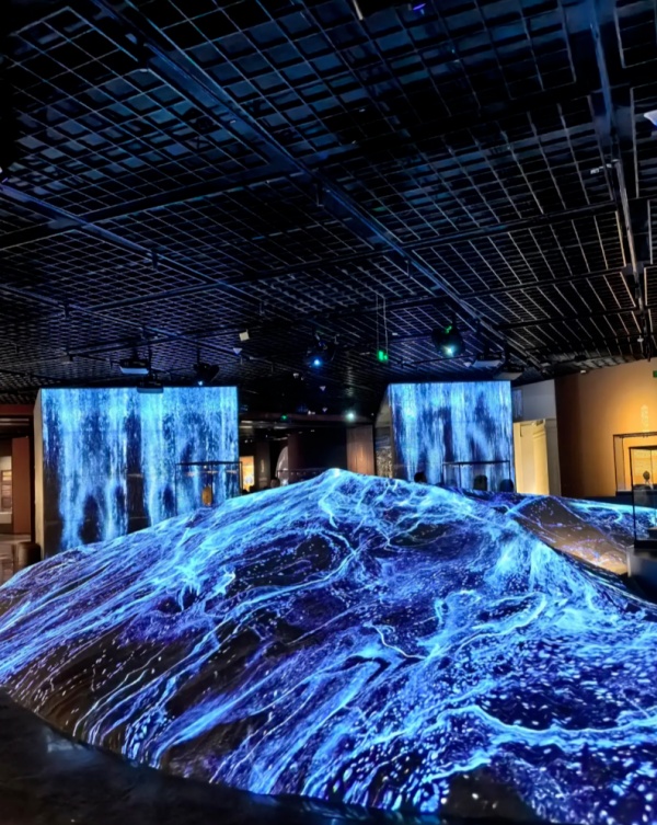 耗資9億的寧波彌勒數字博物館！年輕人在這里拜佛許愿?。?！